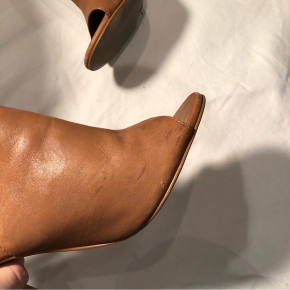 Aldo Tan Leather Heel - Picture 5 of 8
